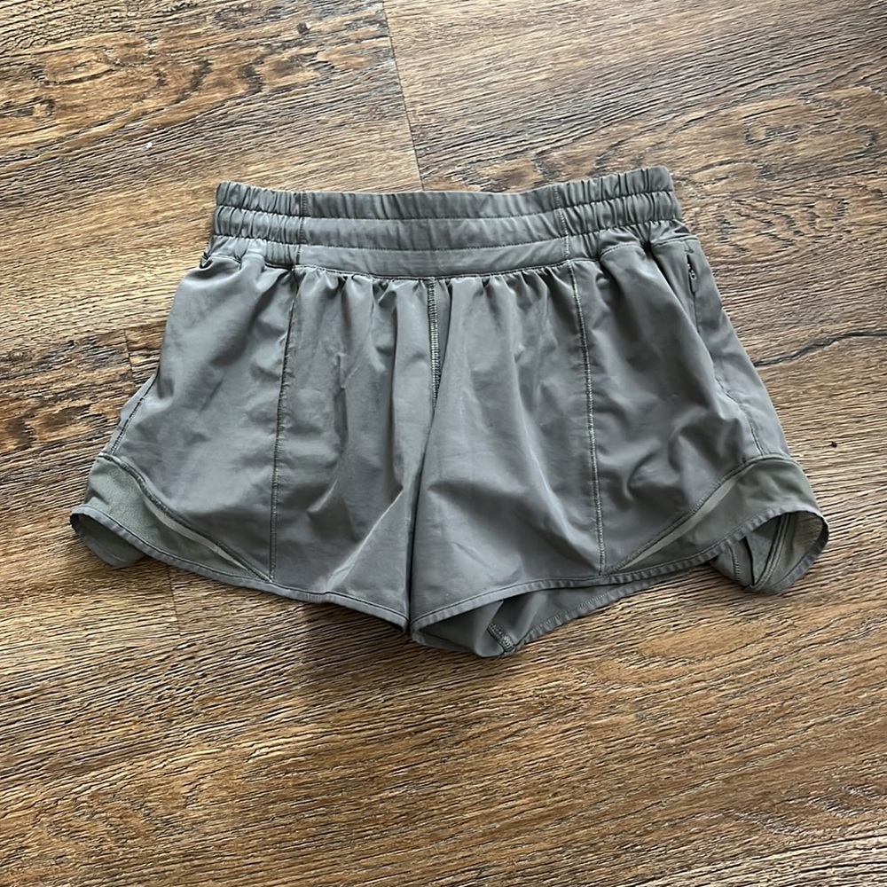 LULULEMON HOTTY HOT SIZE 4